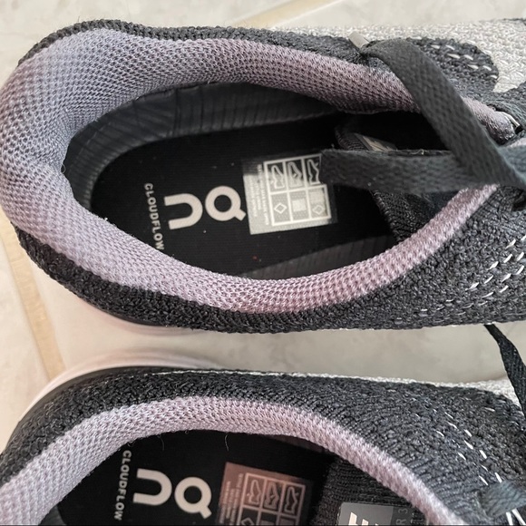 Men’s Nike Black & White Cloudflow Sneakers - Picture 4 of 13